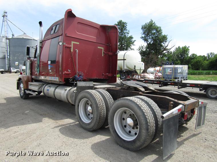 image for item DD7503 1999 Western Star 4964EX semi truck