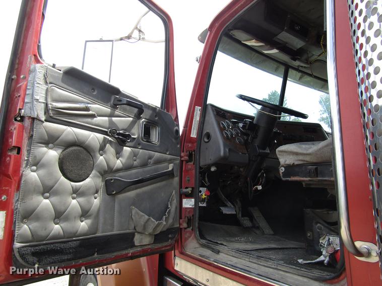 image for item DD7503 1999 Western Star 4964EX semi truck