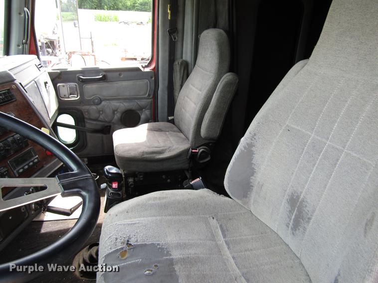 image for item DD7503 1999 Western Star 4964EX semi truck