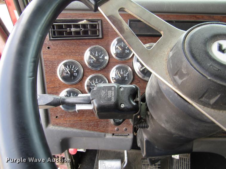 image for item DD7503 1999 Western Star 4964EX semi truck