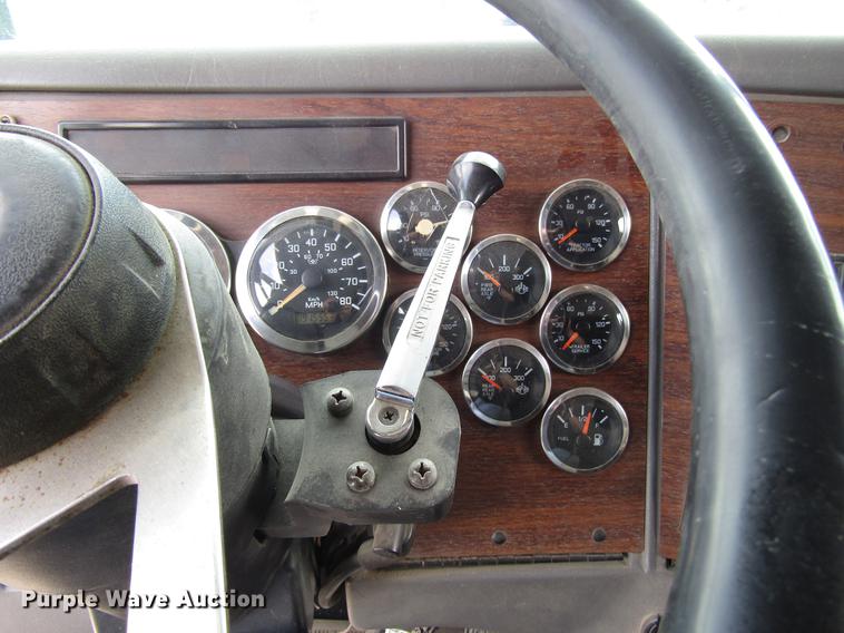 image for item DD7503 1999 Western Star 4964EX semi truck