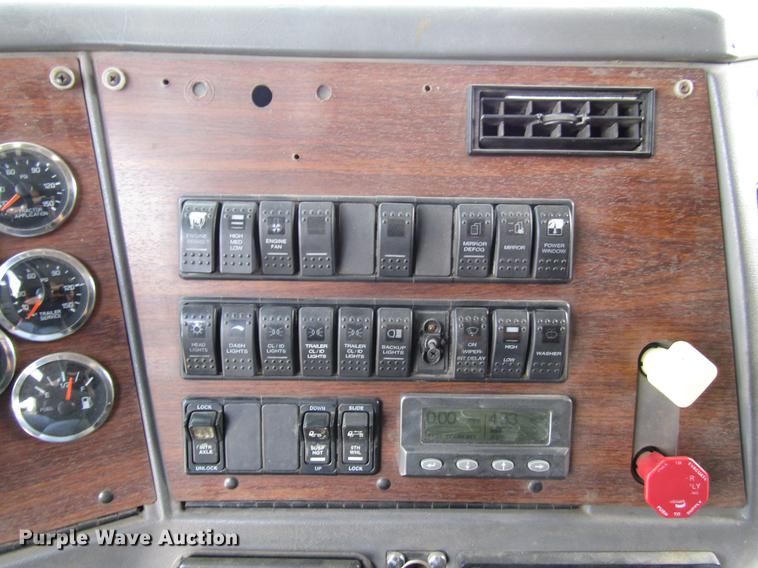 image for item DD7503 1999 Western Star 4964EX semi truck