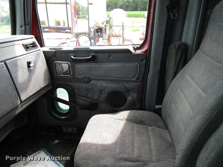 image for item DD7503 1999 Western Star 4964EX semi truck