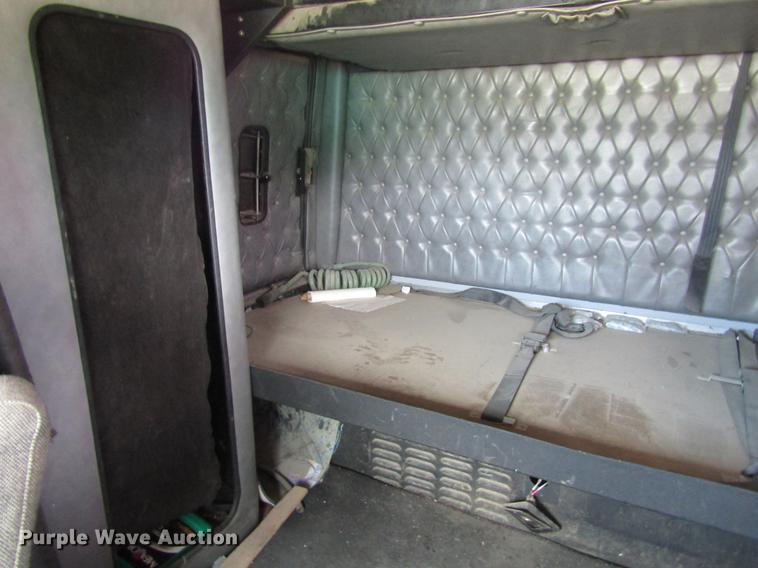 image for item DD7503 1999 Western Star 4964EX semi truck