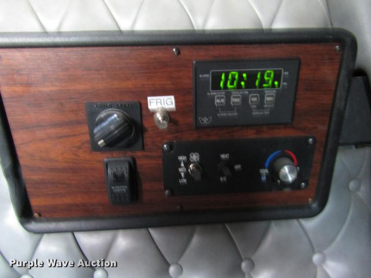 image for item DD7503 1999 Western Star 4964EX semi truck