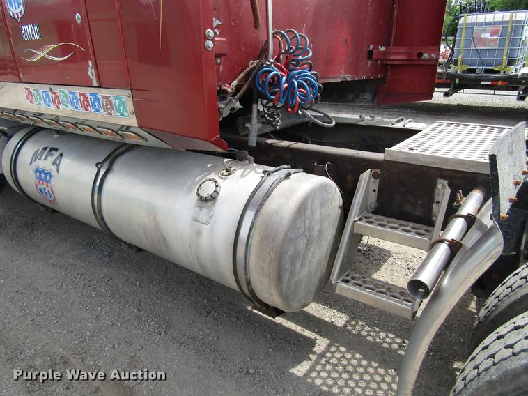 image for item DD7503 1999 Western Star 4964EX semi truck
