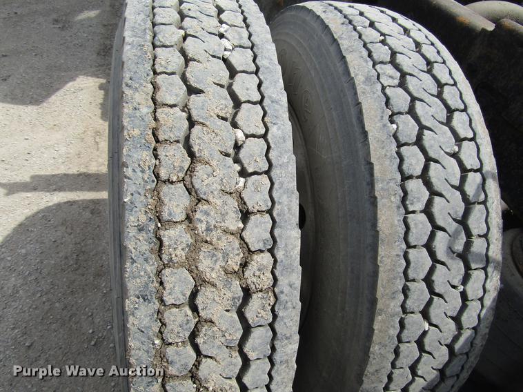 image for item DD7503 1999 Western Star 4964EX semi truck