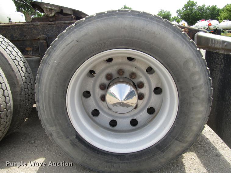 image for item DD7503 1999 Western Star 4964EX semi truck