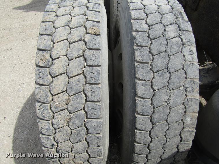 image for item DD7503 1999 Western Star 4964EX semi truck