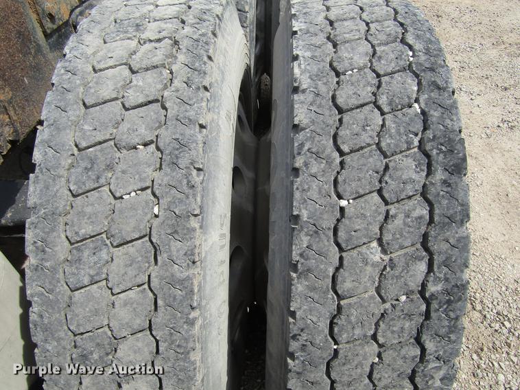 image for item DD7503 1999 Western Star 4964EX semi truck