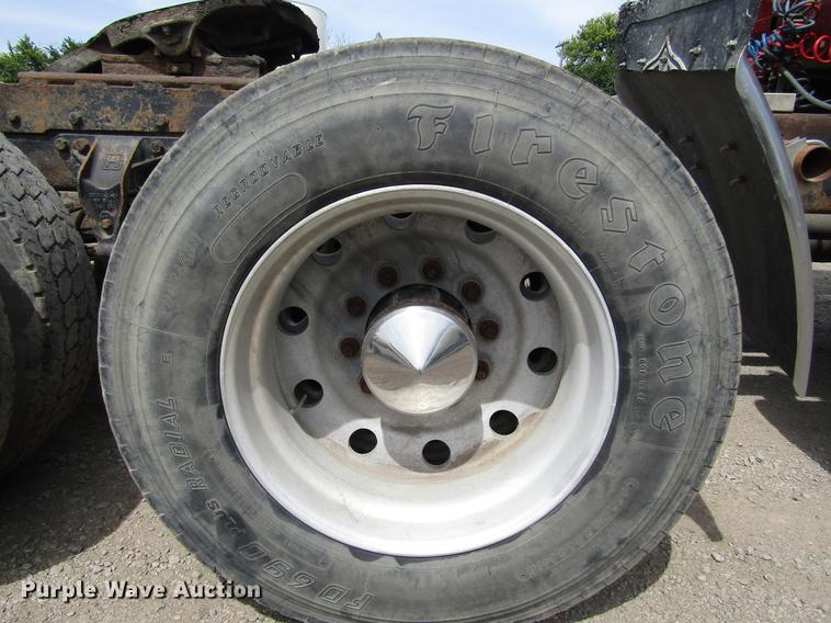 image for item DD7503 1999 Western Star 4964EX semi truck