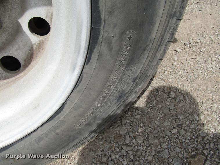 image for item DD7503 1999 Western Star 4964EX semi truck