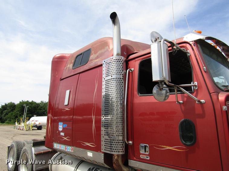 image for item DD7503 1999 Western Star 4964EX semi truck