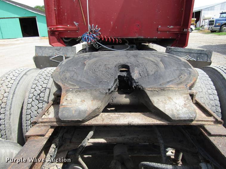 image for item DD7503 1999 Western Star 4964EX semi truck