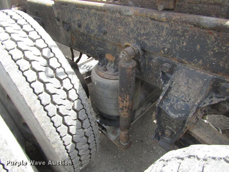 image for item DD7503 1999 Western Star 4964EX semi truck