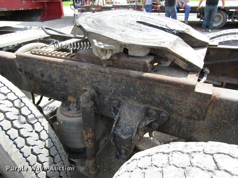 image for item DD7503 1999 Western Star 4964EX semi truck