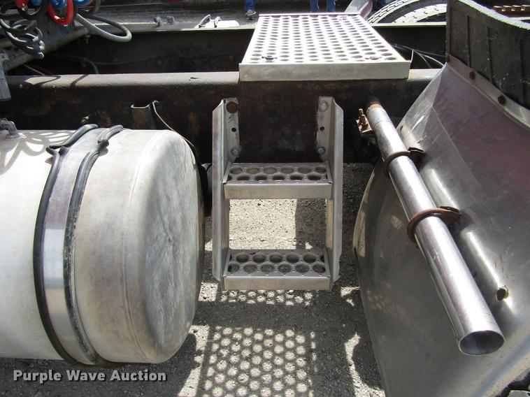 image for item DD7503 1999 Western Star 4964EX semi truck