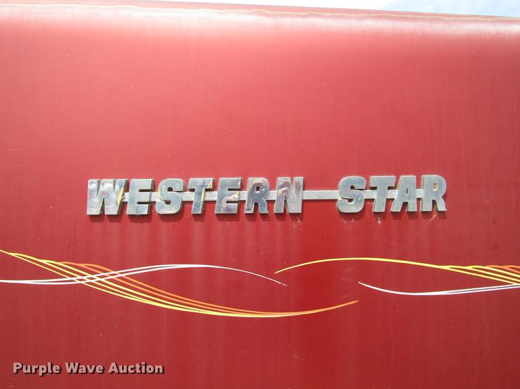 image for item DD7503 1999 Western Star 4964EX semi truck