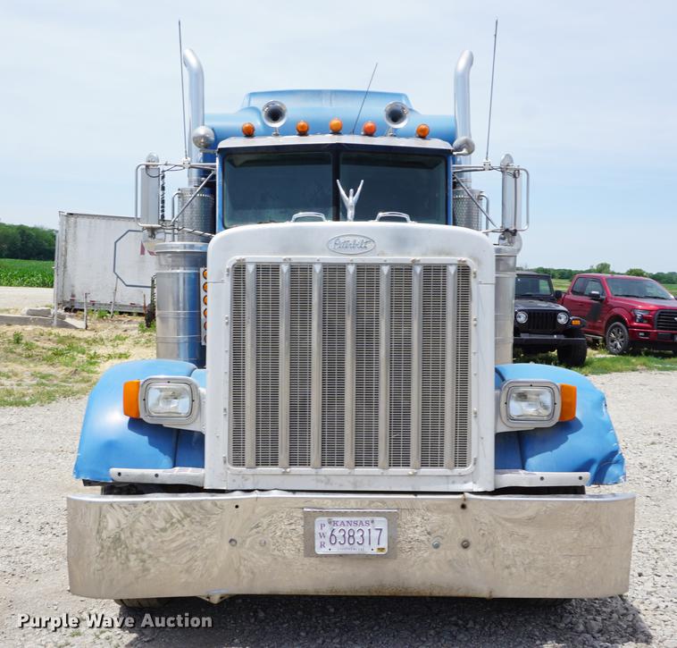 image for item DD7672 1995 Peterbilt 379 semi truck