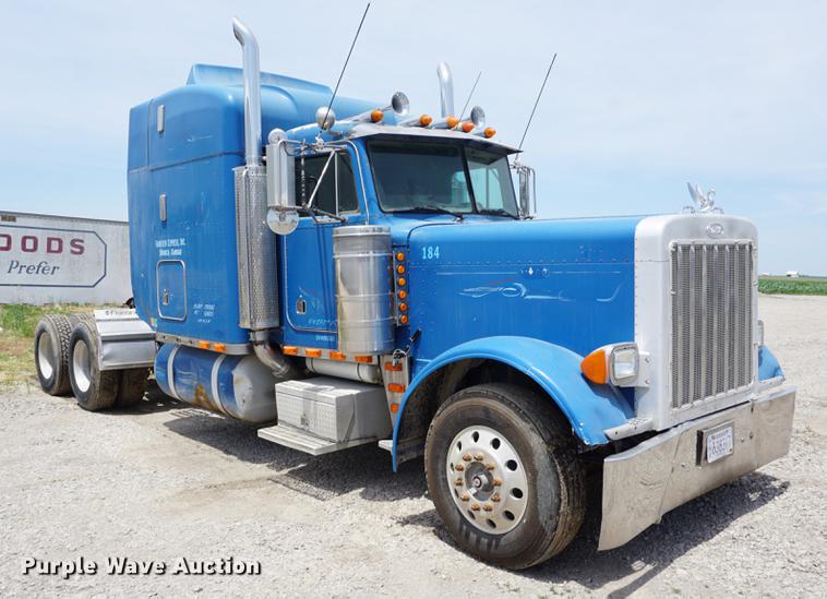 image for item DD7672 1995 Peterbilt 379 semi truck