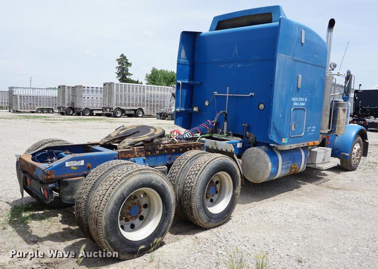 image for item DD7672 1995 Peterbilt 379 semi truck