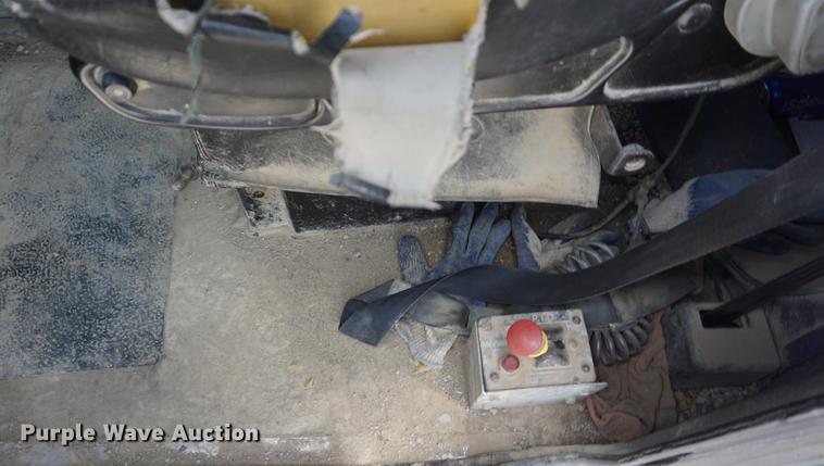 image for item DD7672 1995 Peterbilt 379 semi truck