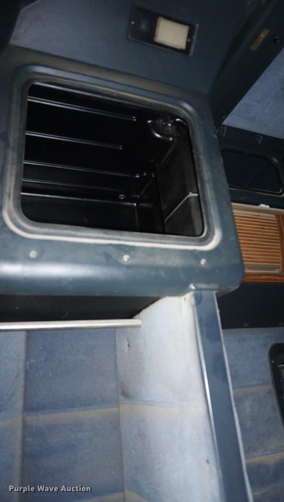 image for item DD7672 1995 Peterbilt 379 semi truck