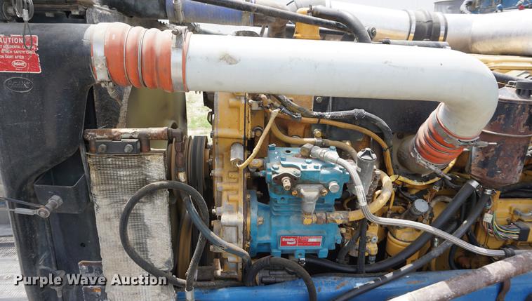 image for item DD7672 1995 Peterbilt 379 semi truck