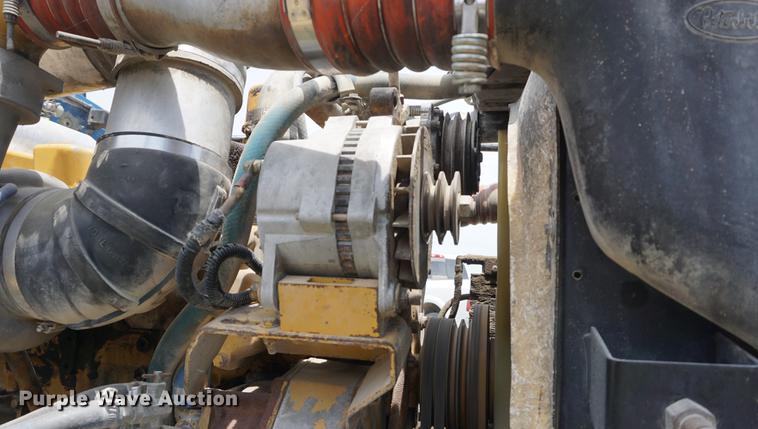 image for item DD7672 1995 Peterbilt 379 semi truck