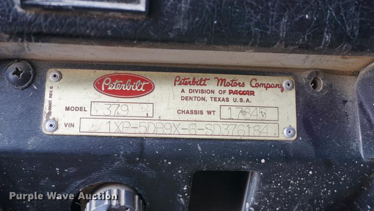 image for item DD7672 1995 Peterbilt 379 semi truck