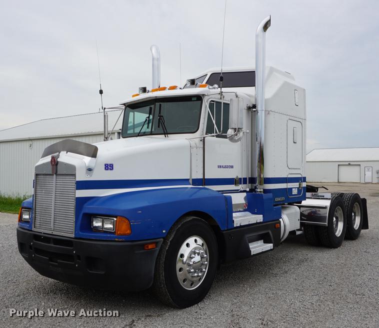 image for item DD7694 1989 Kenworth T600 semi truck