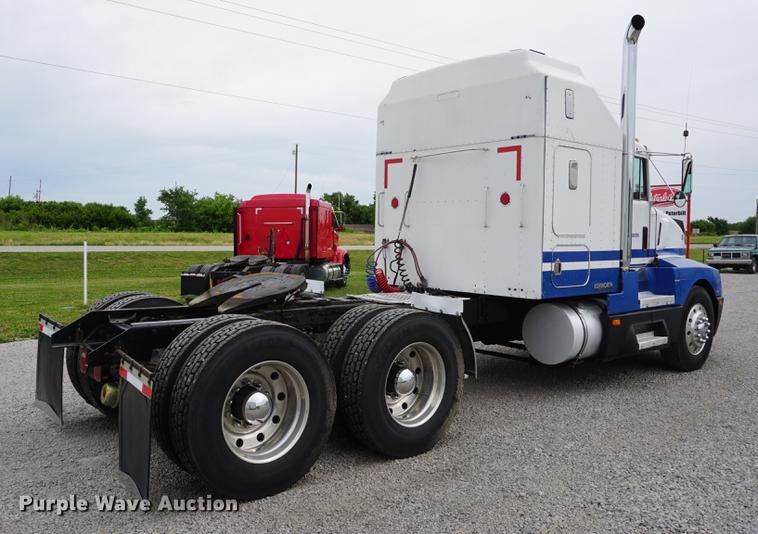 image for item DD7694 1989 Kenworth T600 semi truck