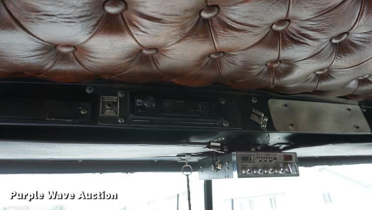 image for item DD7694 1989 Kenworth T600 semi truck