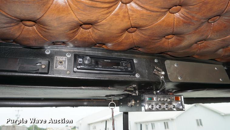 image for item DD7694 1989 Kenworth T600 semi truck