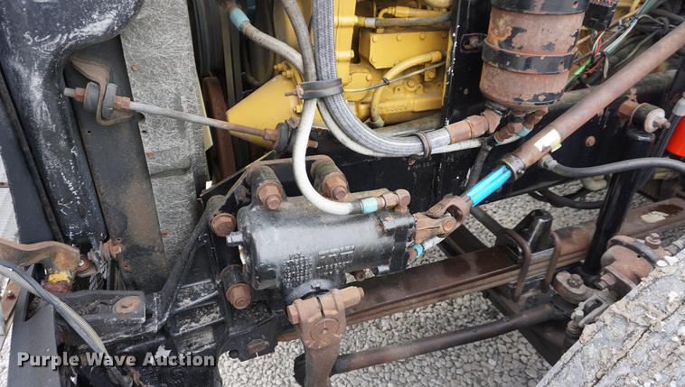 image for item DD7694 1989 Kenworth T600 semi truck