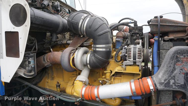 image for item DD7694 1989 Kenworth T600 semi truck