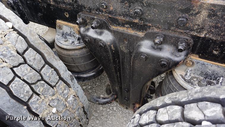 image for item DD7694 1989 Kenworth T600 semi truck