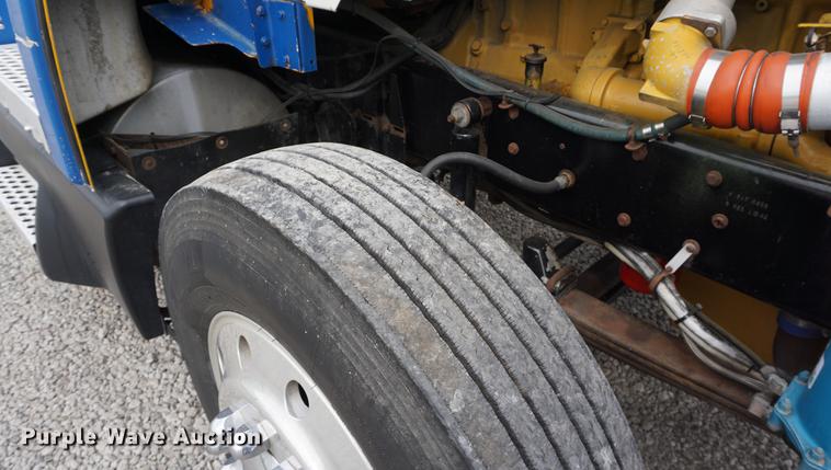 image for item DD7694 1989 Kenworth T600 semi truck