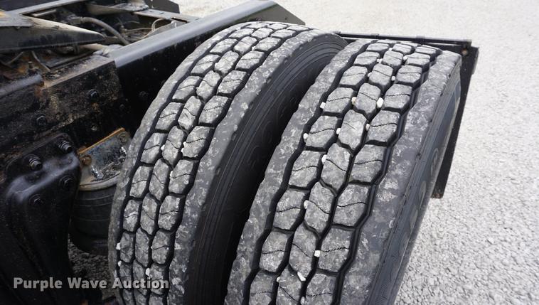 image for item DD7694 1989 Kenworth T600 semi truck