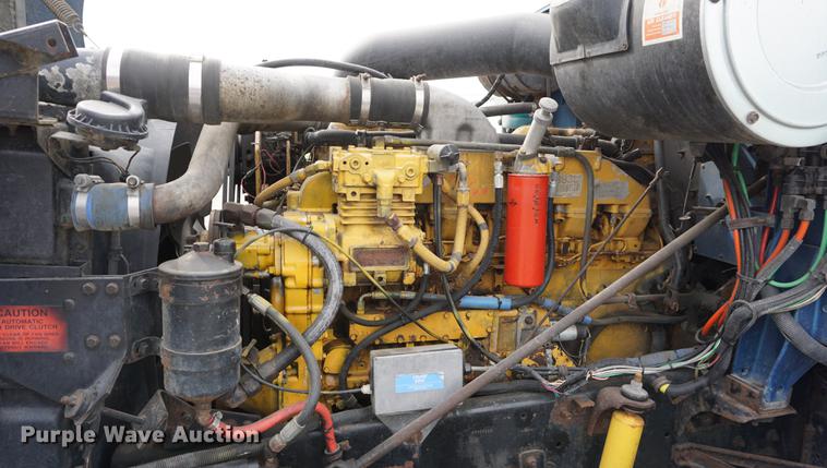 image for item DD7695 1994 International Eagle 9400 semi truck