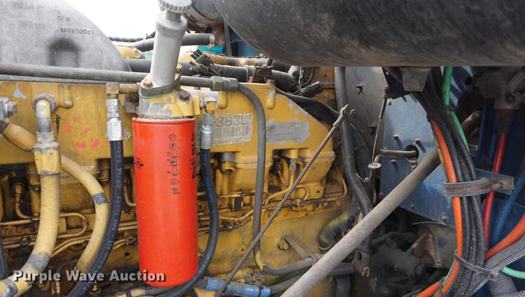 image for item DD7695 1994 International Eagle 9400 semi truck