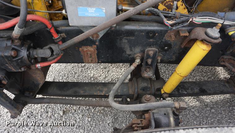 image for item DD7695 1994 International Eagle 9400 semi truck