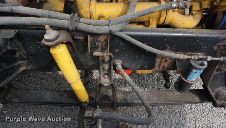 image for item DD7695 1994 International Eagle 9400 semi truck