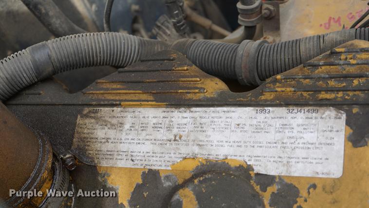 image for item DD7695 1994 International Eagle 9400 semi truck