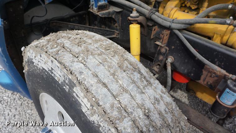 image for item DD7695 1994 International Eagle 9400 semi truck