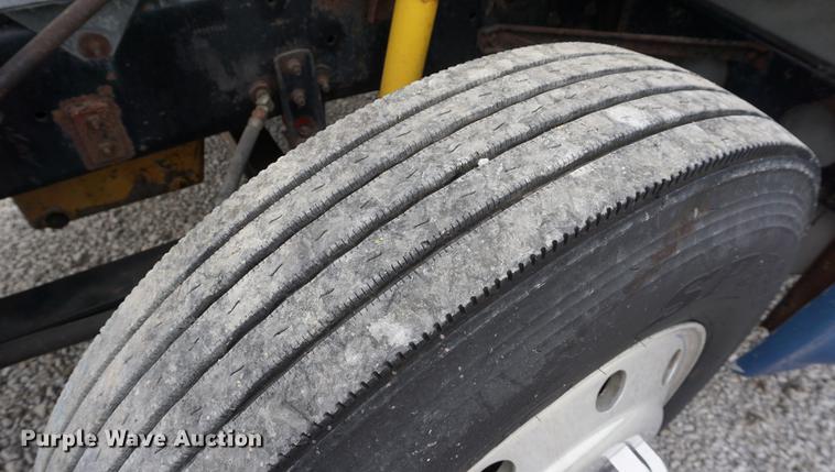 image for item DD7695 1994 International Eagle 9400 semi truck