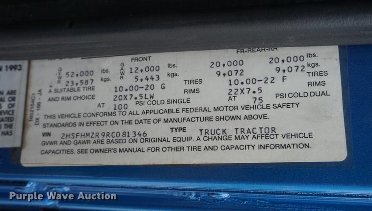 image for item DD7695 1994 International Eagle 9400 semi truck