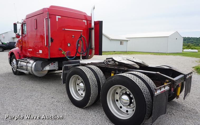 image for item DD7696 1995 International Eagle 9400 semi truck