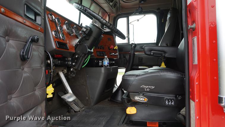 image for item DD7696 1995 International Eagle 9400 semi truck