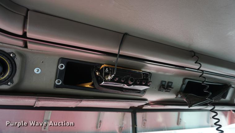 image for item DD7696 1995 International Eagle 9400 semi truck